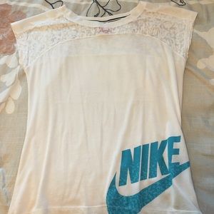 Nike top